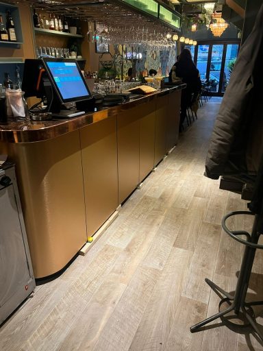 Copper Bar Top & Overhead Storage